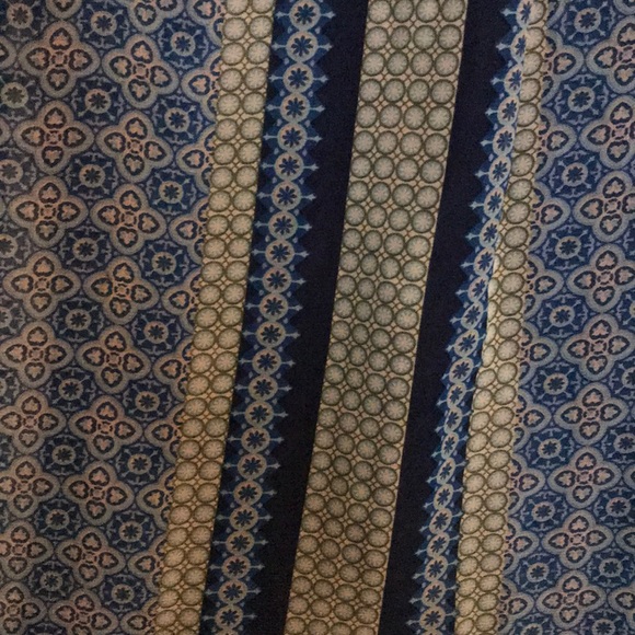 Sleeveless dress - Picture 2 of 3